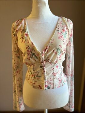 Forever 21 Cream Floral V-Neck Button Front Long Sleeve Top